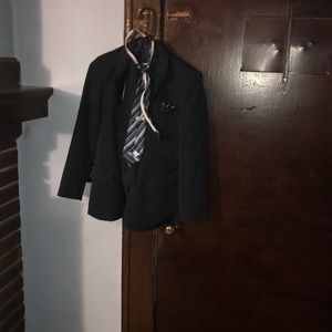 MOVING SALE NO HAGGLING YOUNG BOY RAFAEL 14 DARK BLUE JACKET VEST SHIRT/TIE SET.